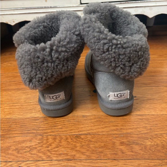 Grey Ugg Boots - Picture 4 of 7